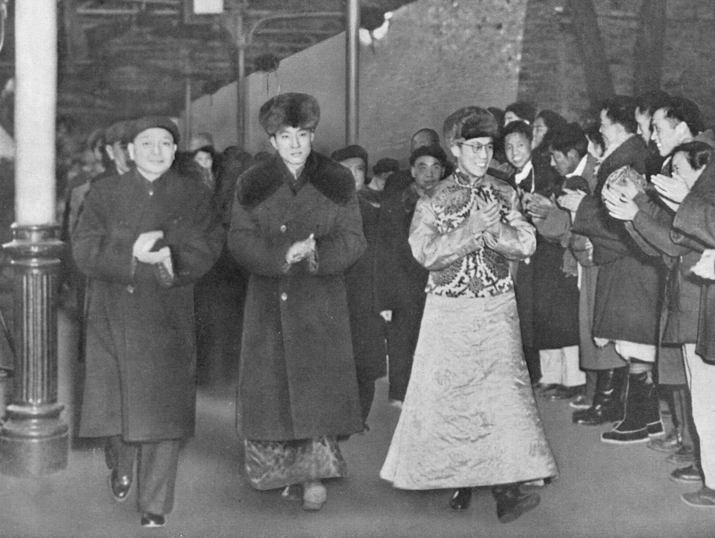 Deng welcoming the Dalai Lama and Panchen Lama, 1954